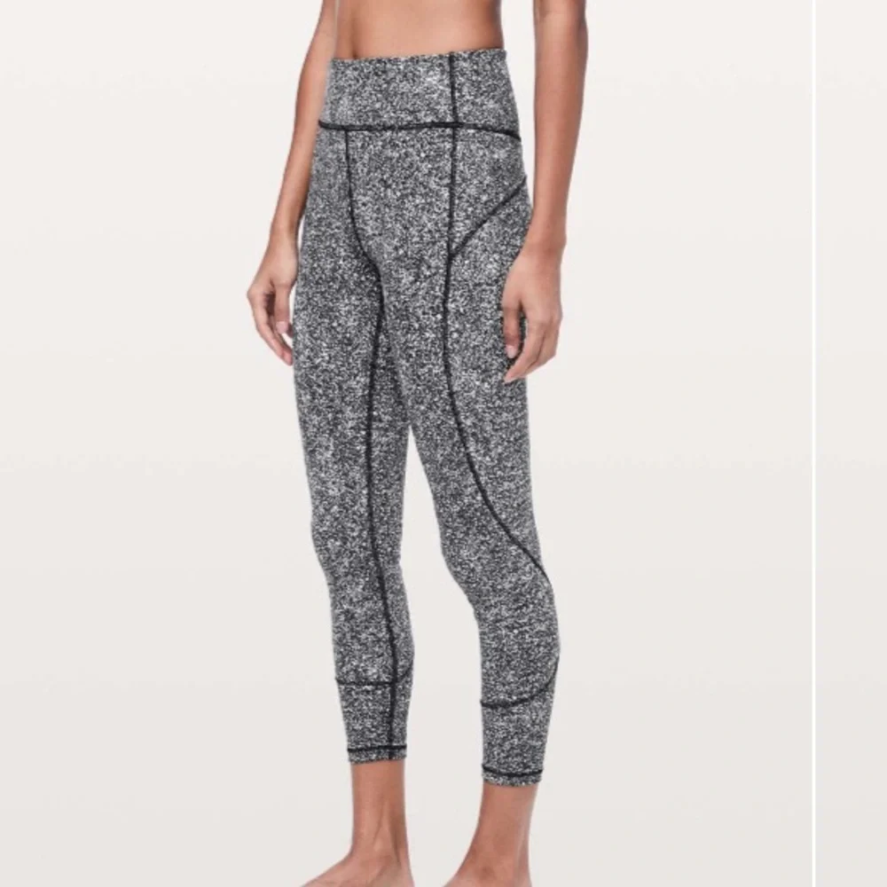 Lululemon In Movement Tight 25